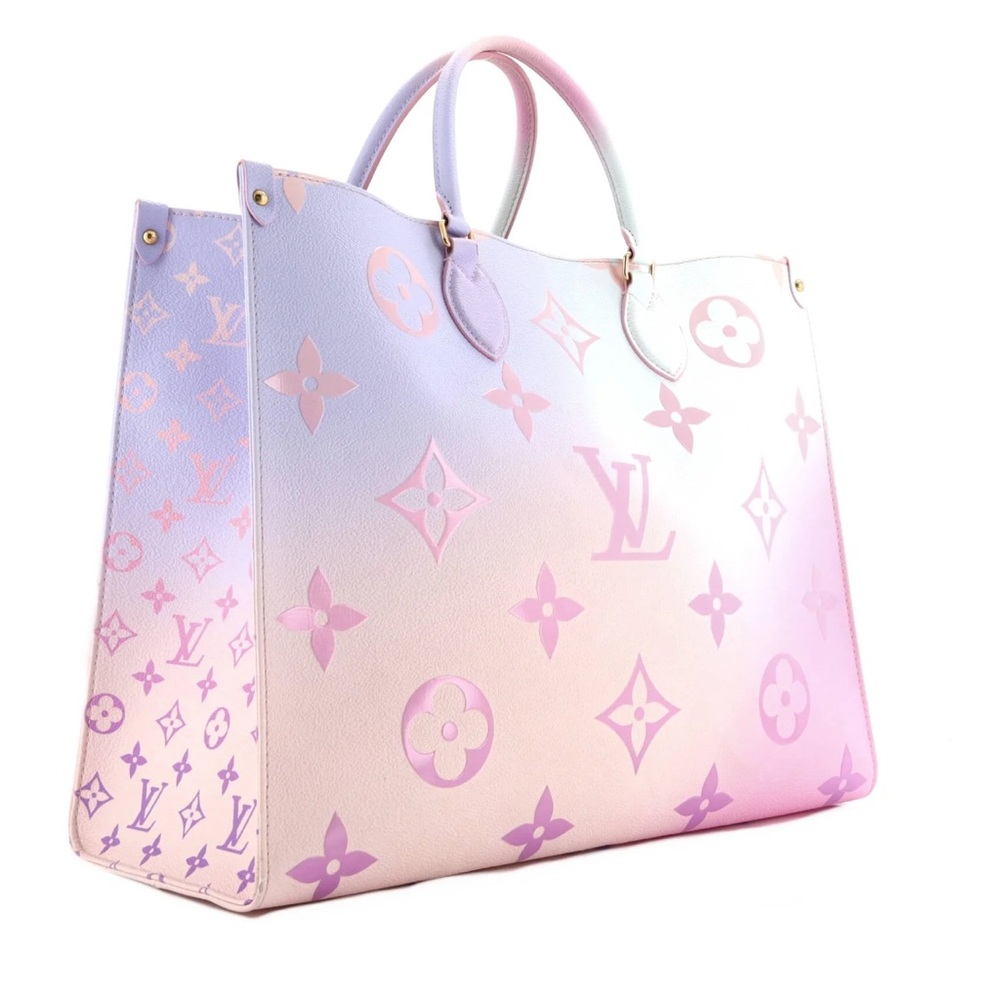 Louis Vuitton OnTheGo Tote Spring in the City GM - Picture 2 of 8